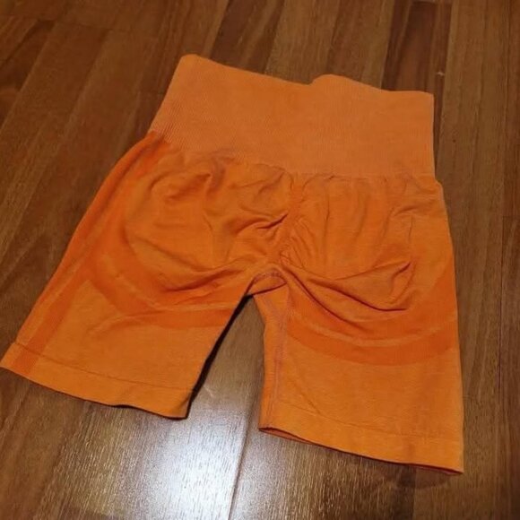 Butt-scrunch athletic biker shorts - Picture 2 of 2